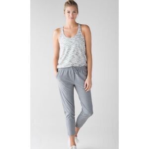Lululemon • Jet Crop (Slim) pant Heathered Battleship grey jogger ankle Size 6